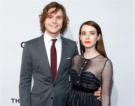 evan peters y emma roberts